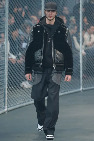 Look 34
